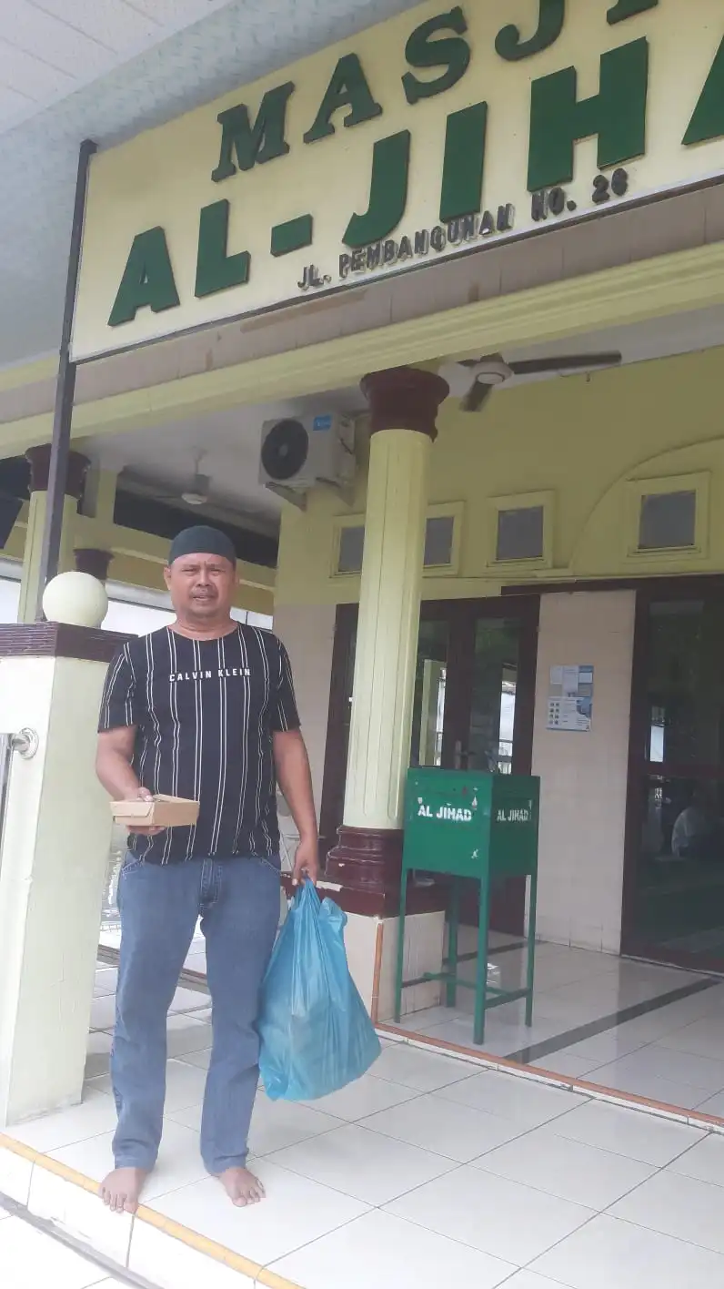 FT USU Salurkan Paket Makanan kepada Warga melalui Jumat Berkah